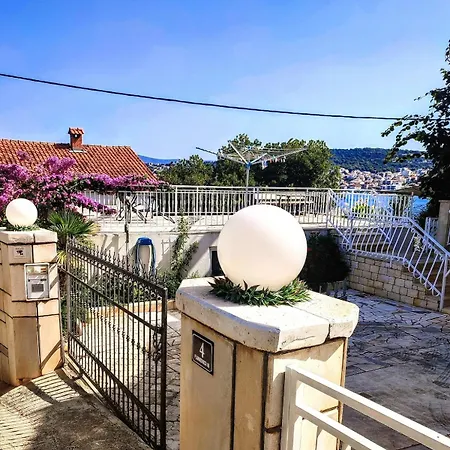 Haus Am Trogir, Mala Mora Apartamento *
