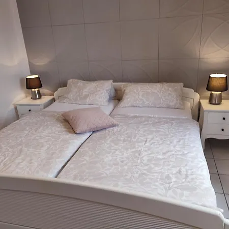 Haus Am Trogir, Mala Mora *