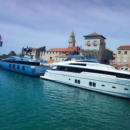 Haus Am Trogir, Mala Mora * טרוגיר